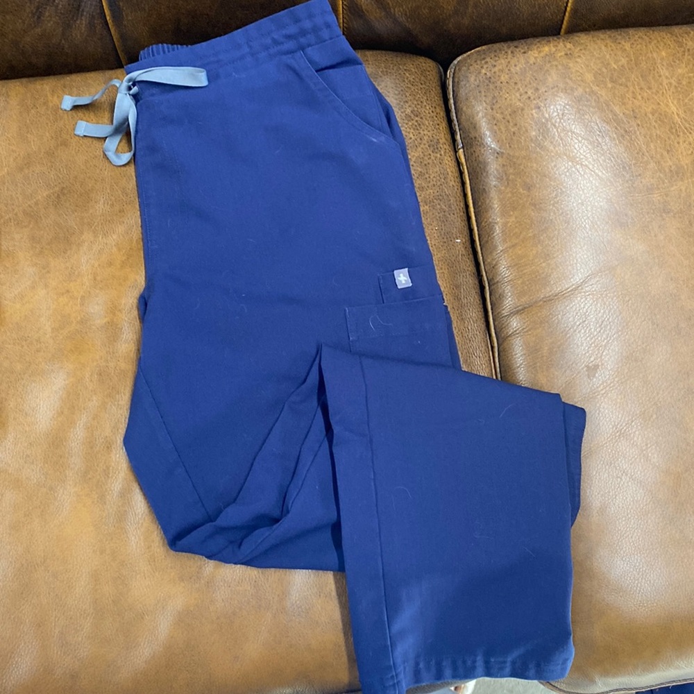 Figs skinny scrub pants